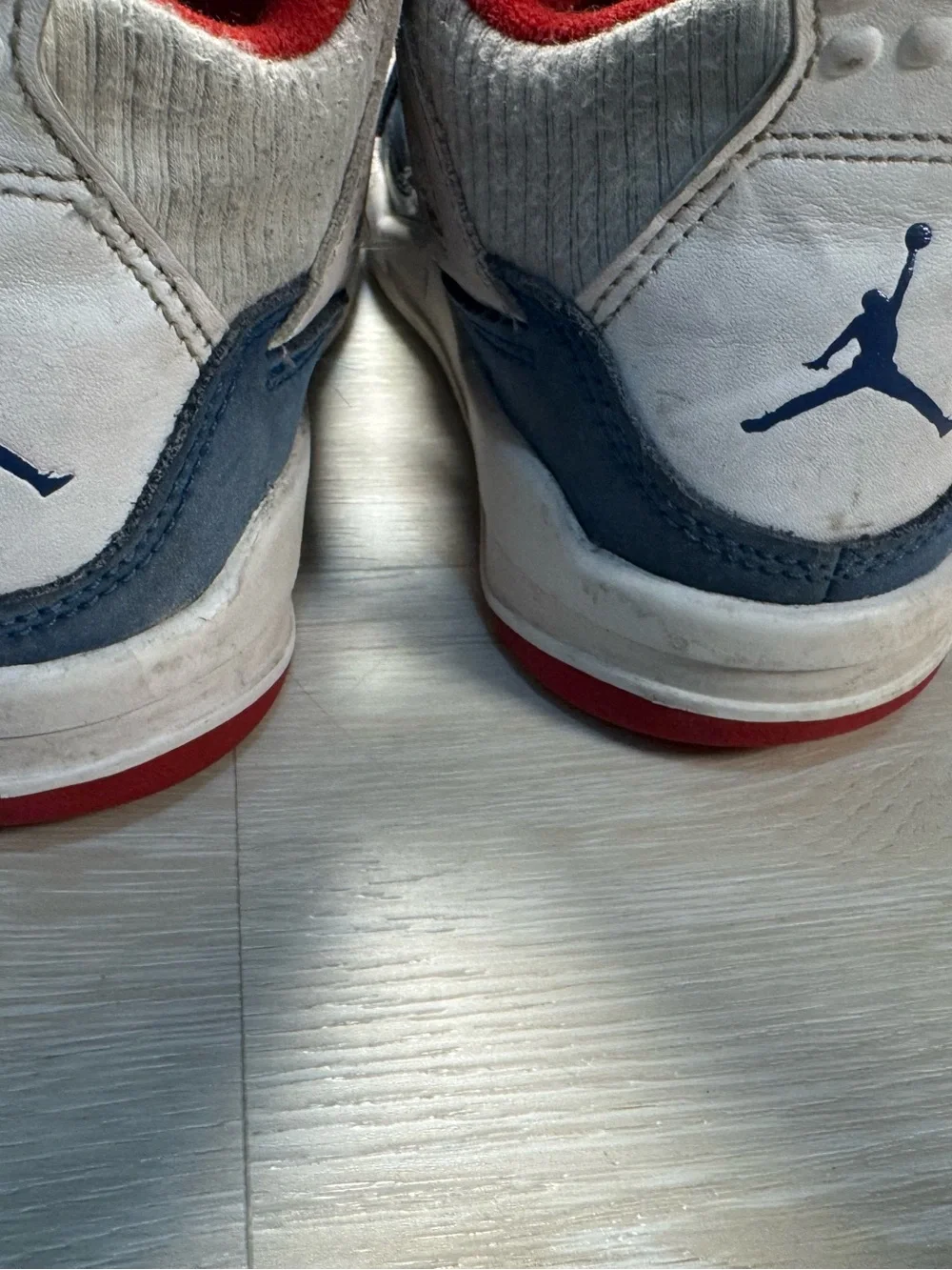 Nike Air Jordan 4 Retro 